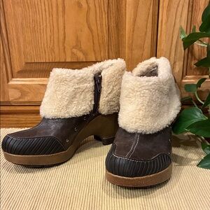Size 7.5 Jambu Holland Brown Leather Ankle Boots Faux Fur Trim (ABBA)